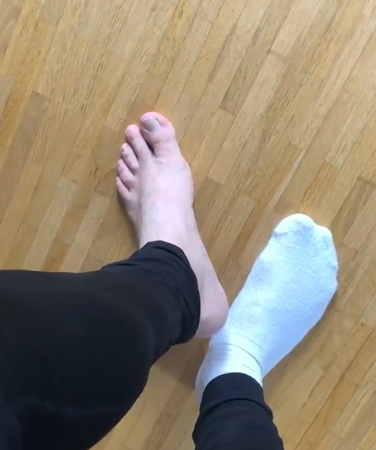 Slave_of_Alphas's tweet photo. Die Füße von @suboptimieren sind gigantisch. Der Smell ist unfassbar geil und kickt mich immer in Sekunden weg. Es ist ein so geil erniedrigendes Gefühl wenn er seine Schuhe auszieht und der Raum sich mit dem Smell füllt. Dann noch den Befehl zu sniffen und zu lecken, geil.
#feet https://t.co/u7ph3vgB5b