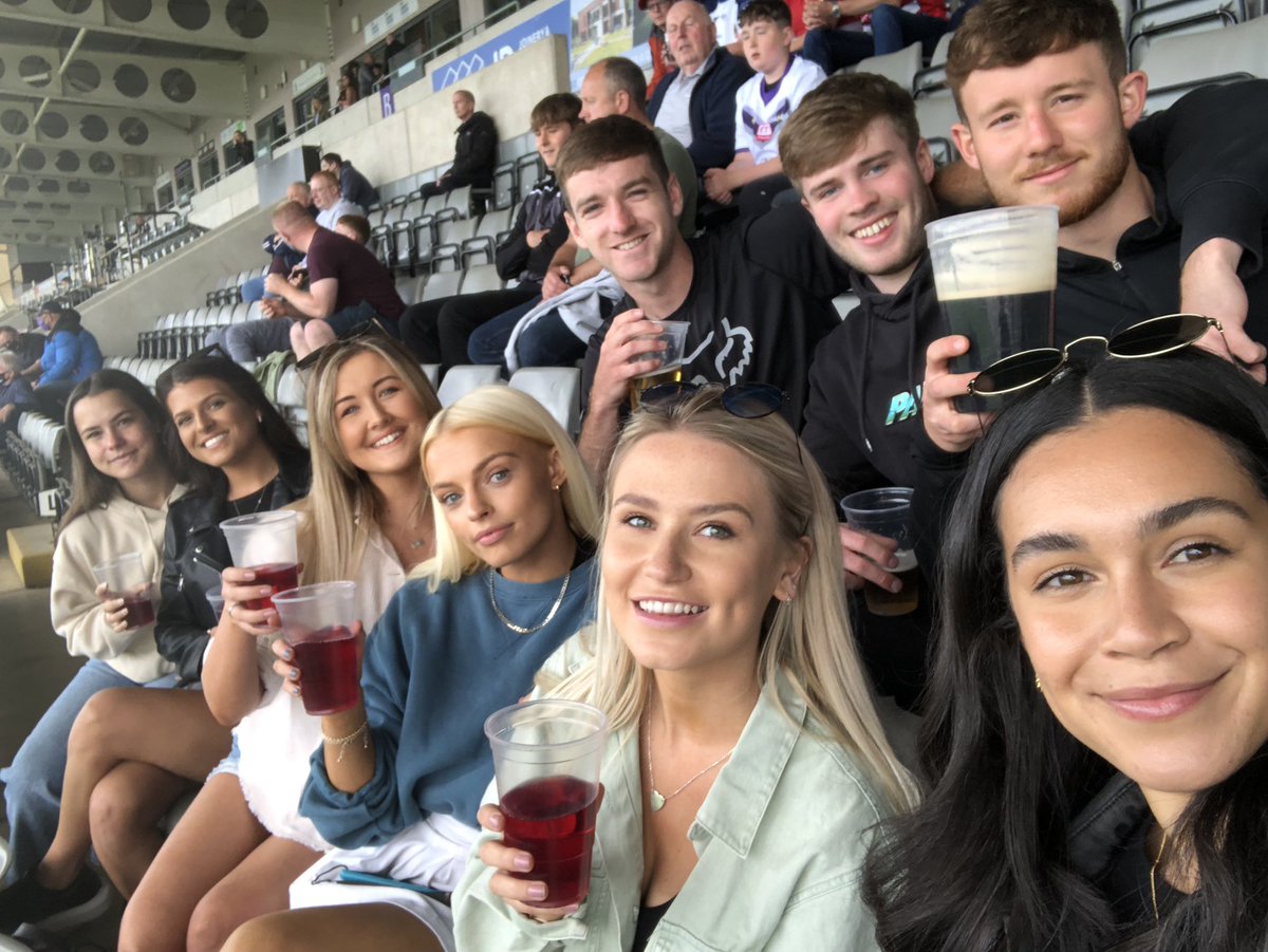 mattycoops77's tweet photo. @ThunderRugby #tweetfromyourseat come on clegg https://t.co/htjLbiAxHu