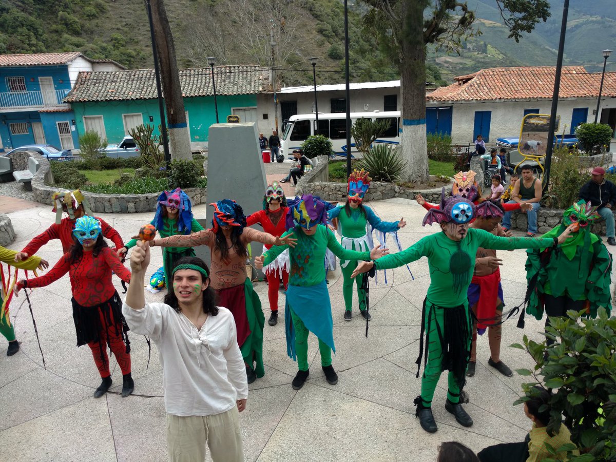 #Medatia también es el nombre de un personaje mítico de la cultura indígena venezolana.

Nuestros  facilitadores tal como el héroe aprenden de cada comunidad a la que visitan y a través del teatro, arte e imaginación llevan un mensaje: 

Todo se puede con la fuerza del querer. 🧡