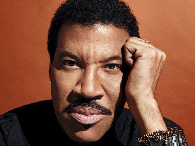 Happy 72nd Birthday to Lionel Richie! What a feeling indeed   