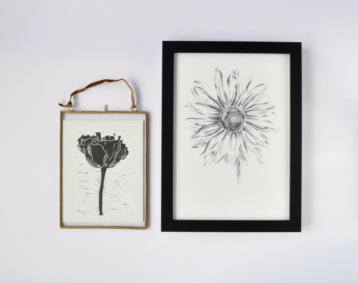 Good evening. As well as my textile work I also have a small selection of lino prints and prints of original pen drawings available in my #etsyshop. etsy.me/3cMfALM #linoprint #handmade #sunflower #artprint #justacard #letterboxgift #gifts #giftideas #brumhour