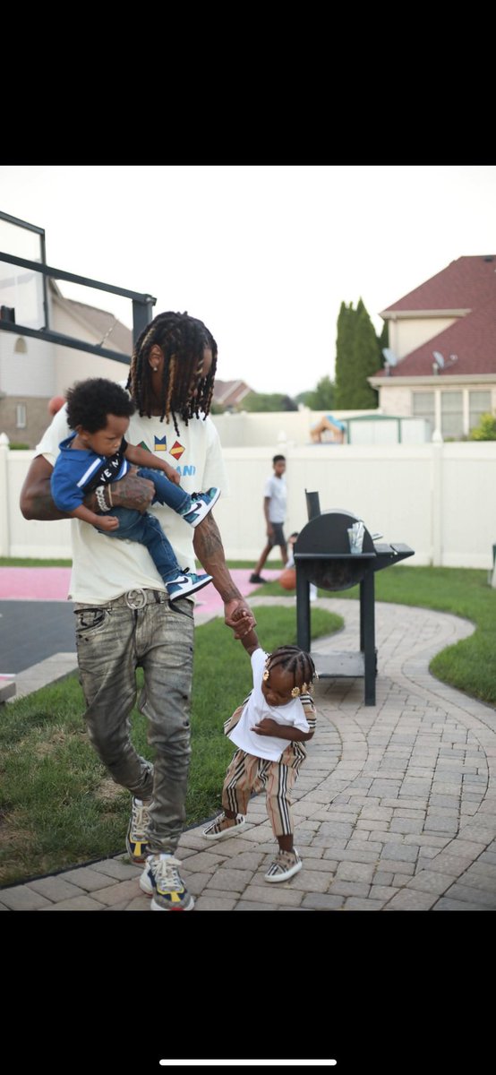 kemaaaaa_____'s tweet image. Happy Father’s Day King Von. Love you Forever Daddy❤️