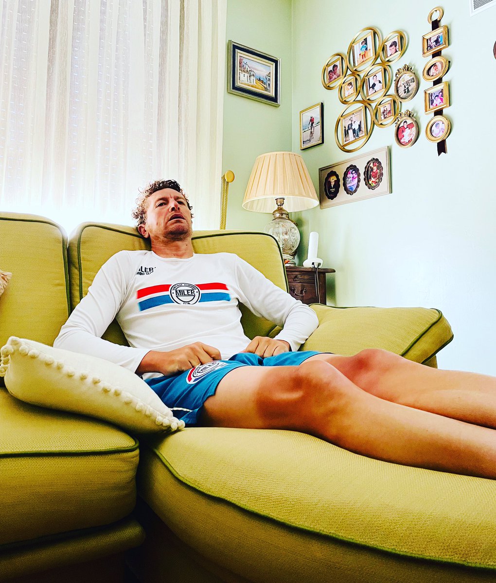Delapuentejor's tweet photo. En modo sofá 🛋🔛
#tardesdedomingo
#miler
#milervintage
#milerstyle
#milerfashion
#wearmiler
#bemiler
👉 https://t.co/uWHYicw96z https://t.co/soITgxLV6Q