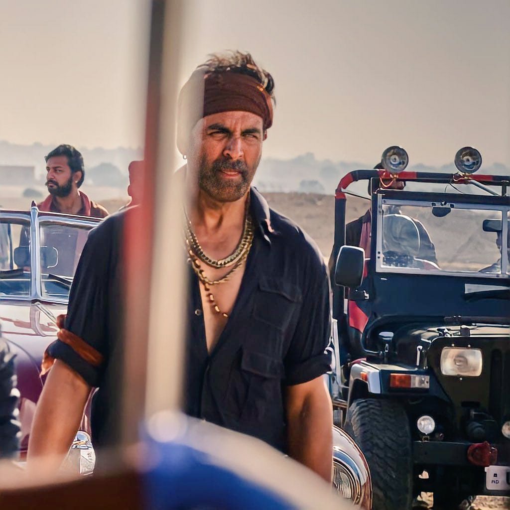 LimelightEnter3's tweet photo. Akshay Kumar still from the sets of Sajid Nadiadwala's #BacchanPandey 
.
.
.
.
.
.
#akshaykumar #akshaykumarfans #sajidnadiadwala #kritisanon #akshaykumarmemes #hindimovieposter #limelightentertainment https://t.co/tWUImB2TOX