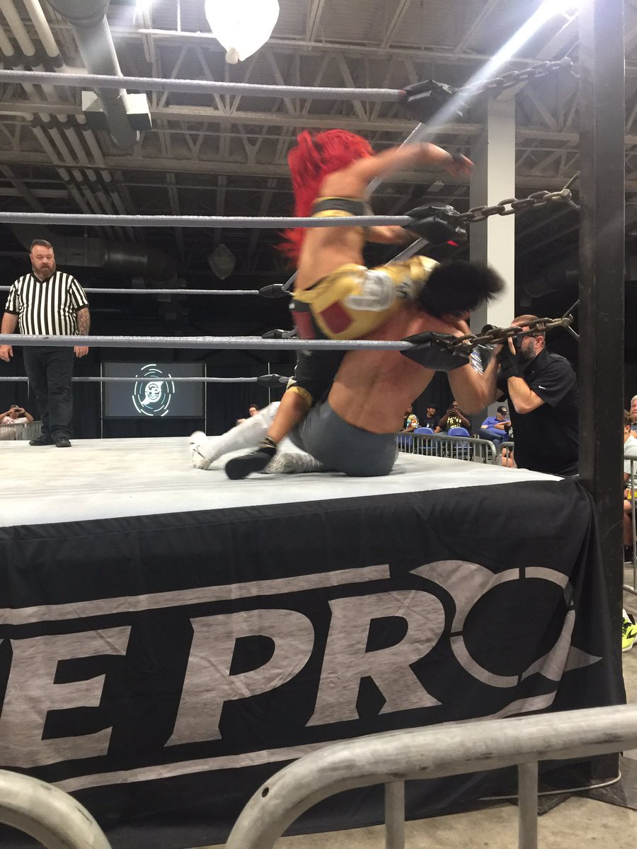 dubs1964's tweet photo. Helluva match between @HurricanePro1 #CruiserweightChamp @MirandaAlize_ and @LucasRiley099 @TitleMatchWN https://t.co/EWyL9CwngW