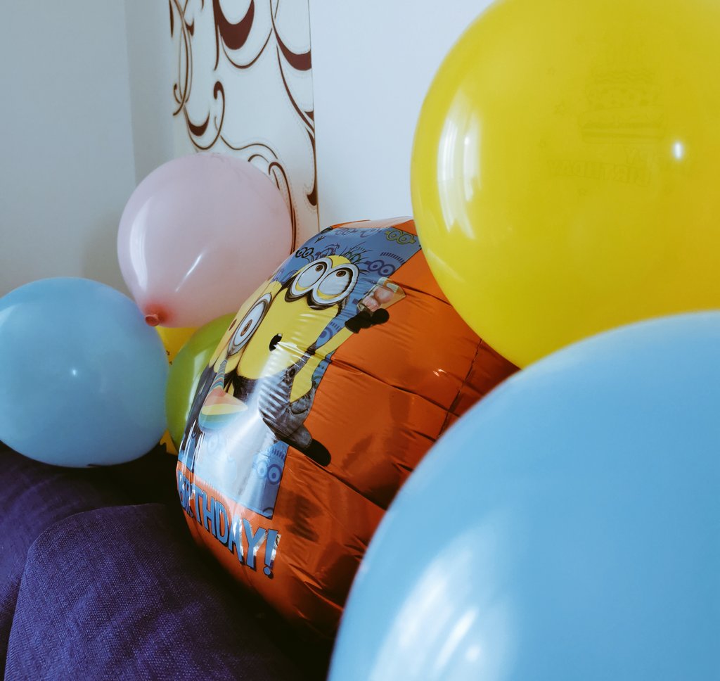 jenniferH0T's tweet photo. Hey, don't miss my birthday party #online #cam4 #later #seeyousoon #fun #beer #JensTeam 🍰🍾🍻🎁🎂🎉🎊❤️ https://t.co/BlzPeMzjFR