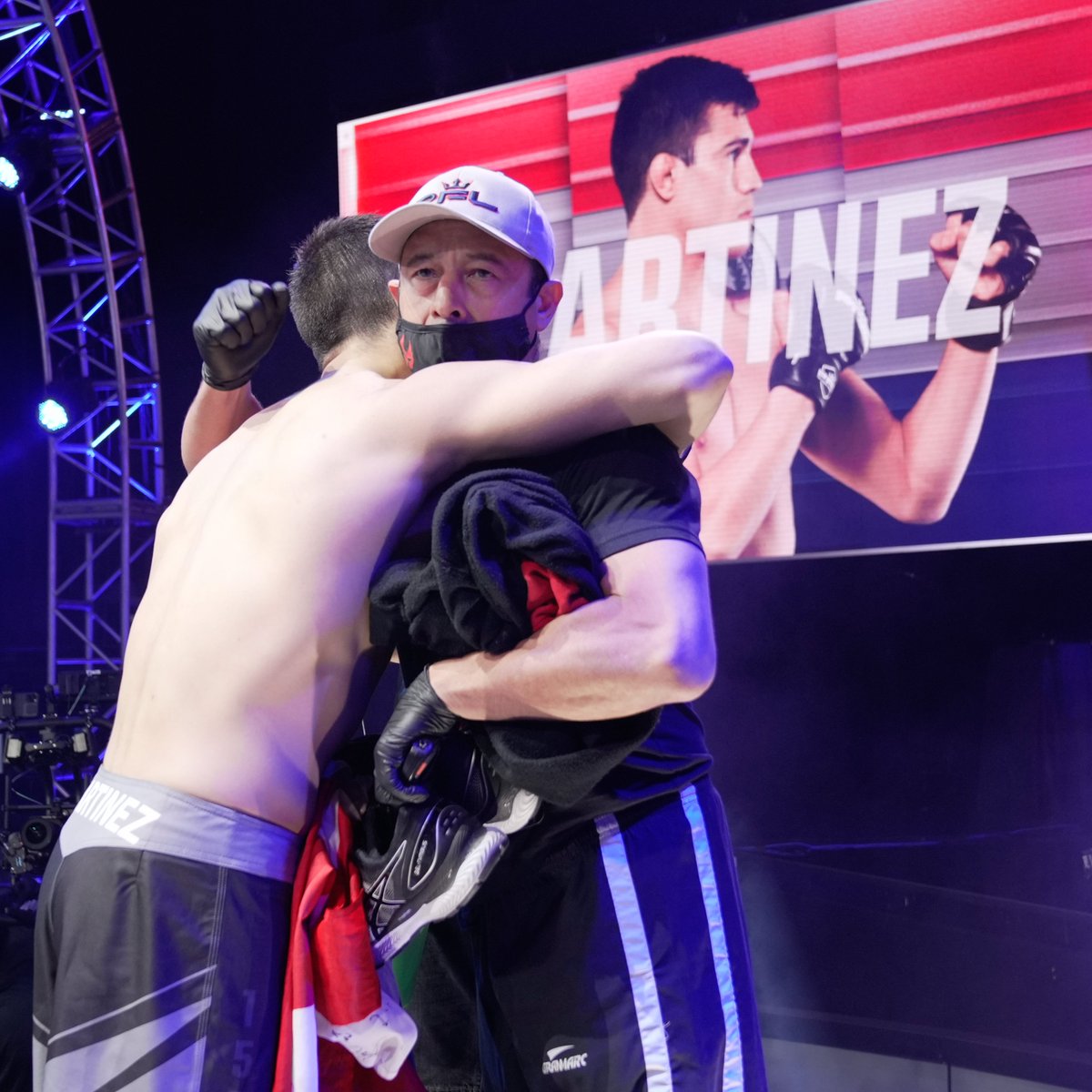 Happy #FathersDay! 💪

📸 via @rory_macdonald & @LancePalmer