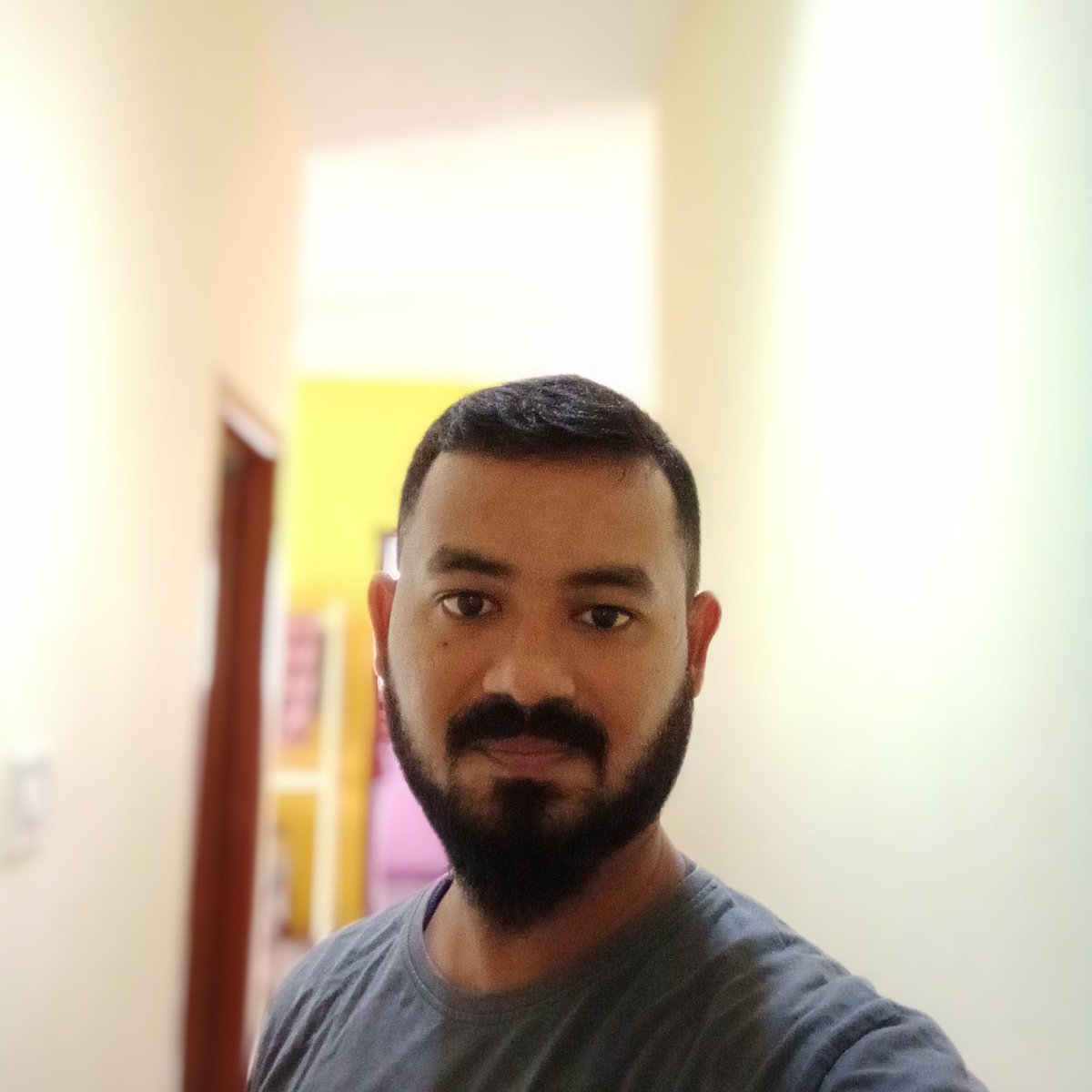 Ram_Vignesh89's tweet image. #shorthair #sharpcut #beard #dharmapuripasanga #dhaadi #selfies #SelfieSaturday #HairCut #funday #enjoyingeverydaylife #Enjoy #EnjoyTheExperience #enjoylife #EnjoyMore #sundayvibes #sundaymood
