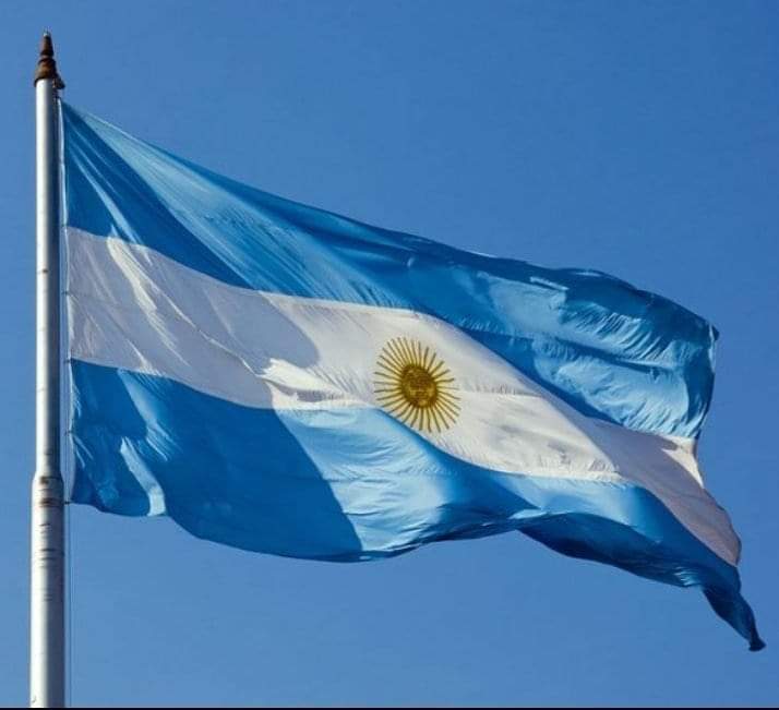 FerrocarrilRoca's tweet photo. Celebremos con amor a los colores que nos une a todos los argentinos!

¡Feliz día de la Bandera!

#vamosFerro #DiaDeLaBandera https://t.co/ennRwrymMA