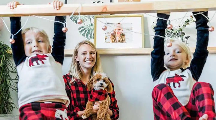 MommyComper's tweet photo. shared: Do you want a matching family with dog pajamas?
https://t.co/OvQAIkKQOZ https://t.co/mmNDuSdbqF