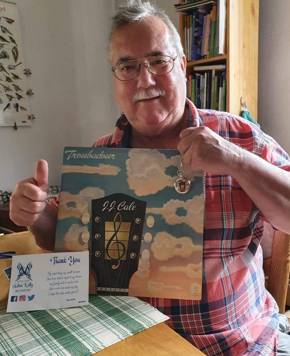 AilishMcKelly's tweet photo. A very special thank you to the beautiful Katie Driftwood for allowing me share her Father's Day gift. It is a custom pocket watch of his favourite album cover ! It was so much fun to make it, thank you! #customjewellery #custompocketwatch #customideas https://t.co/zfiDxMo8b5