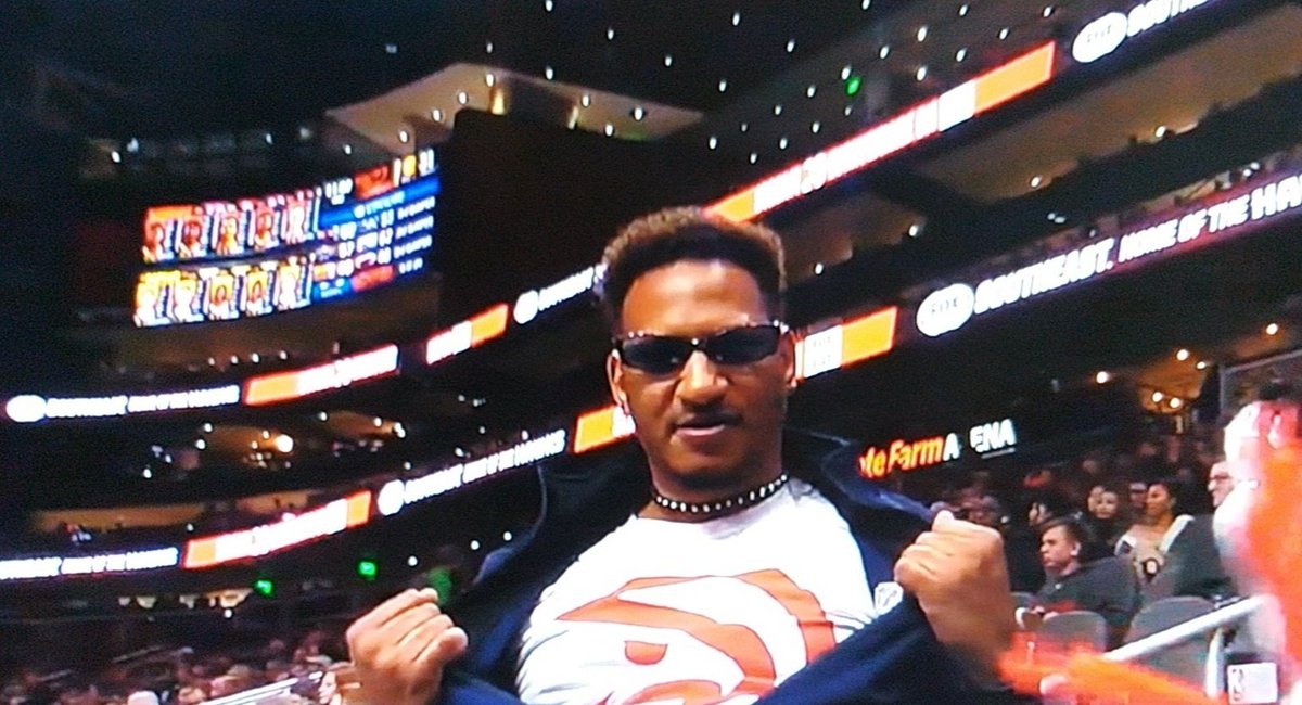 eVolvn's tweet photo. @NBAonTNT Must see TV! #NBAPlayoffs #NBAonTNT #HereTheyCome #FanFishin #GoHawks #SuperFan https://t.co/XmlaQETYxg