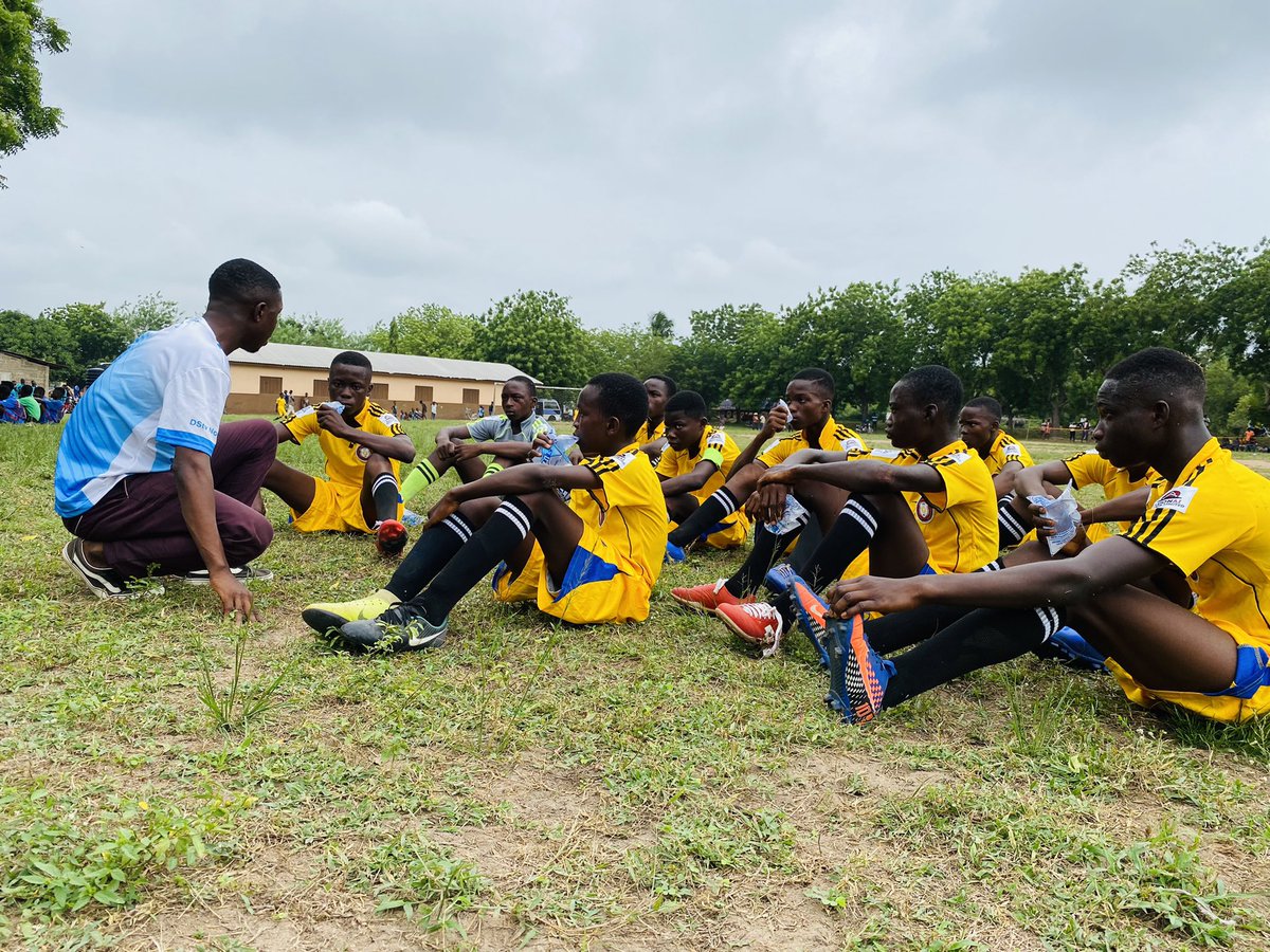 EzeSportingClub's tweet photo. Full Time 

Royal Avengers 1-2 Eze Sporting Club 

Great Victory ✌🏻 

Next game is U-15 https://t.co/X7n1YqVD7b