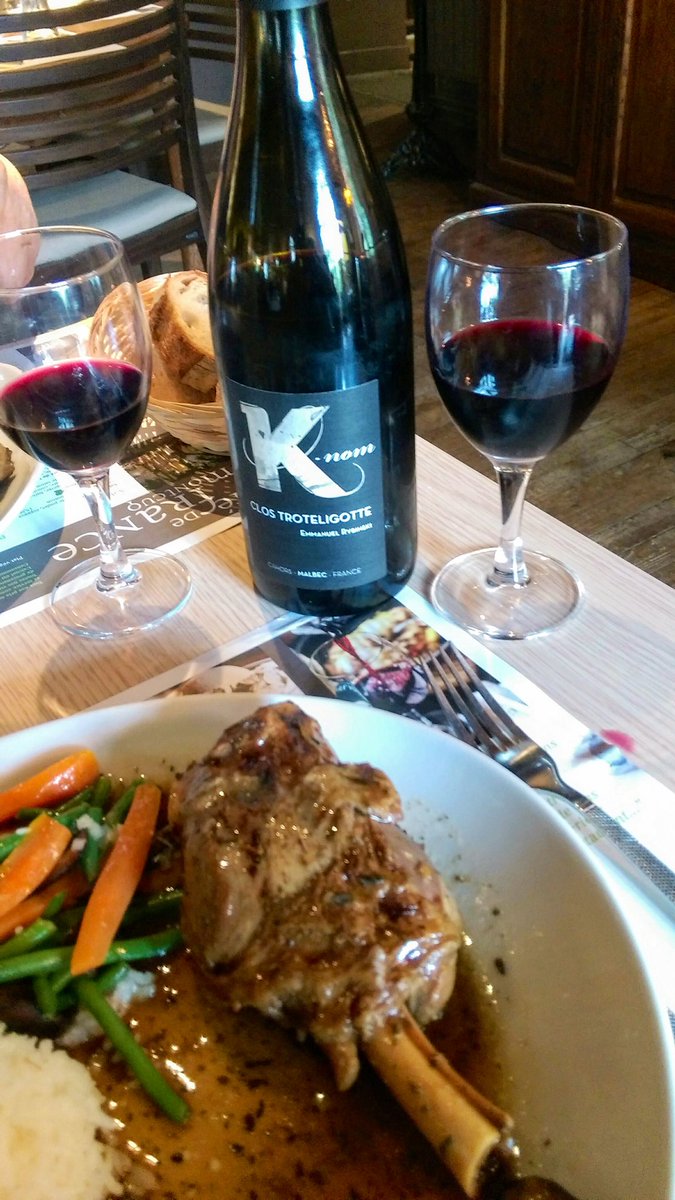 joukesp's tweet photo. #LendouEnQuercu #SundayLunch #Knom
A brief visit to the sunday market and lunch at Café de France. Lambshank with rice & green beans.
Absolutely wonderful K-nom by Emmanuel Rybinski. 85% Malbec, 15% Merlot. Totally fruit driven with a good tannin backbone. Fresh, mineral. 92-94 https://t.co/3M471sb0pQ