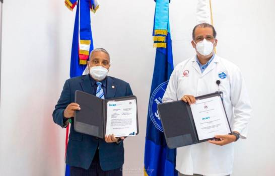 CumbreNews's tweet photo. Santo Domingo. El Instituto Técnico Superior Comunitario (ITSC) firmó un convenio de cooperación con el Instituto Nacional del Cáncer (Incart), con el propósito de promover la perfección de la oferta académica. #comunitycollege #Convenios #Educacion
https://t.co/EWMFoNcGw2 https://t.co/9yxCtNcwq3