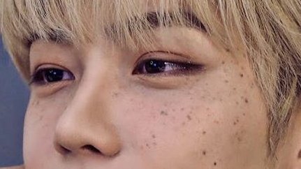 LIXB3RRY's tweet photo. "Felix's freckles are beautiful" 
- bang chan https://t.co/DiOaW3r4x3