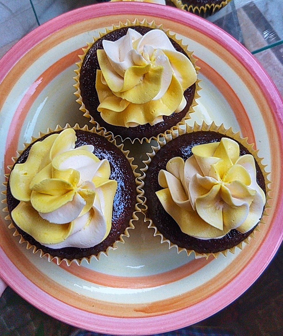 Eggless Chocolate Cupcakes with a simple Vanilla Buttercream Frosting. 🤗

#weekendtreats #yummy #cupcakes #egglessbaking