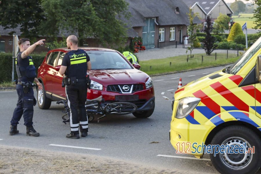 Wielrenner gewond bij aanrijding met personenauto op de Biesbosserweg in #Renswoude. 112Scherpenzeel.