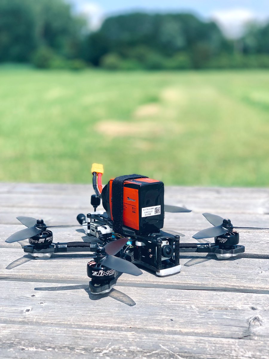 eprev's tweet image. I started flying drones in May, and two months later I built this guy here. It flies as good as it looks!