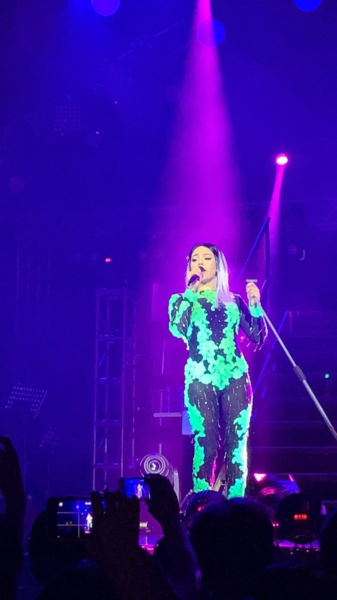 Mil_Dreamer's tweet photo. DREAMERS 💕 
HOY ES 20 DE JUNIO 🥺💕 
2 AÑOS DEL INICIO DE… 

#MalaFamaTour 

@dannapaola https://t.co/9rKEFjDMqo