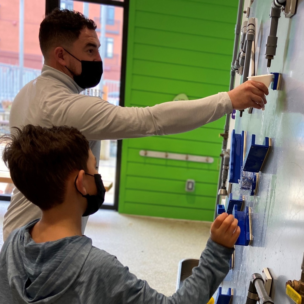 KidsQuestCM's tweet image. 💘Happy Father's Day to those that uplift, guide us forward, and love with all their might. Those we have lost and those who have become father figures, today we celebrate each and every one of you.

#fathersday2021 #kidsquestmuseum