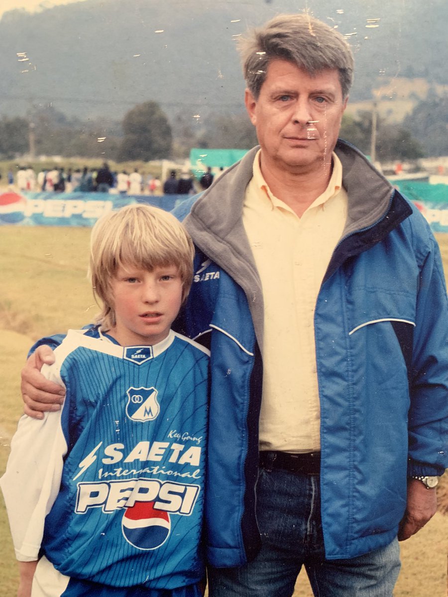 allinas97's tweet photo. Herencia de papá. feliz día padre!         💙CREER🤍 https://t.co/psPL0DD9VS