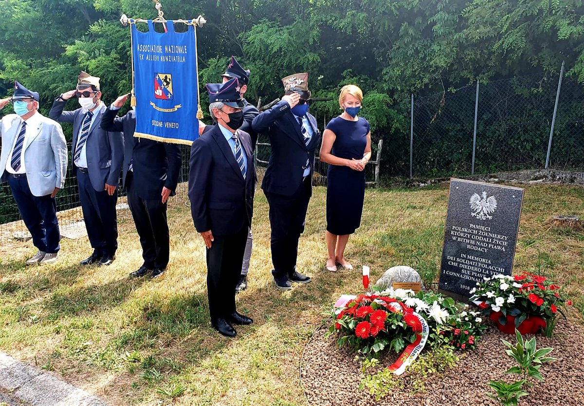 PLinMilano's tweet photo. Lo scoprimento della lapide al Sacrario di #Nervesa in ricordo dei militari polacchi caduti sul fronte del Piave durante la Grande Guerra con partecipazione delle Autorità locali, Assoc. Italo-Polacca di Padova, Assoc. Naz.le Ex Allievi Nunziatella, Assoc. Battaglia del Solstizio https://t.co/smSGavIjrW