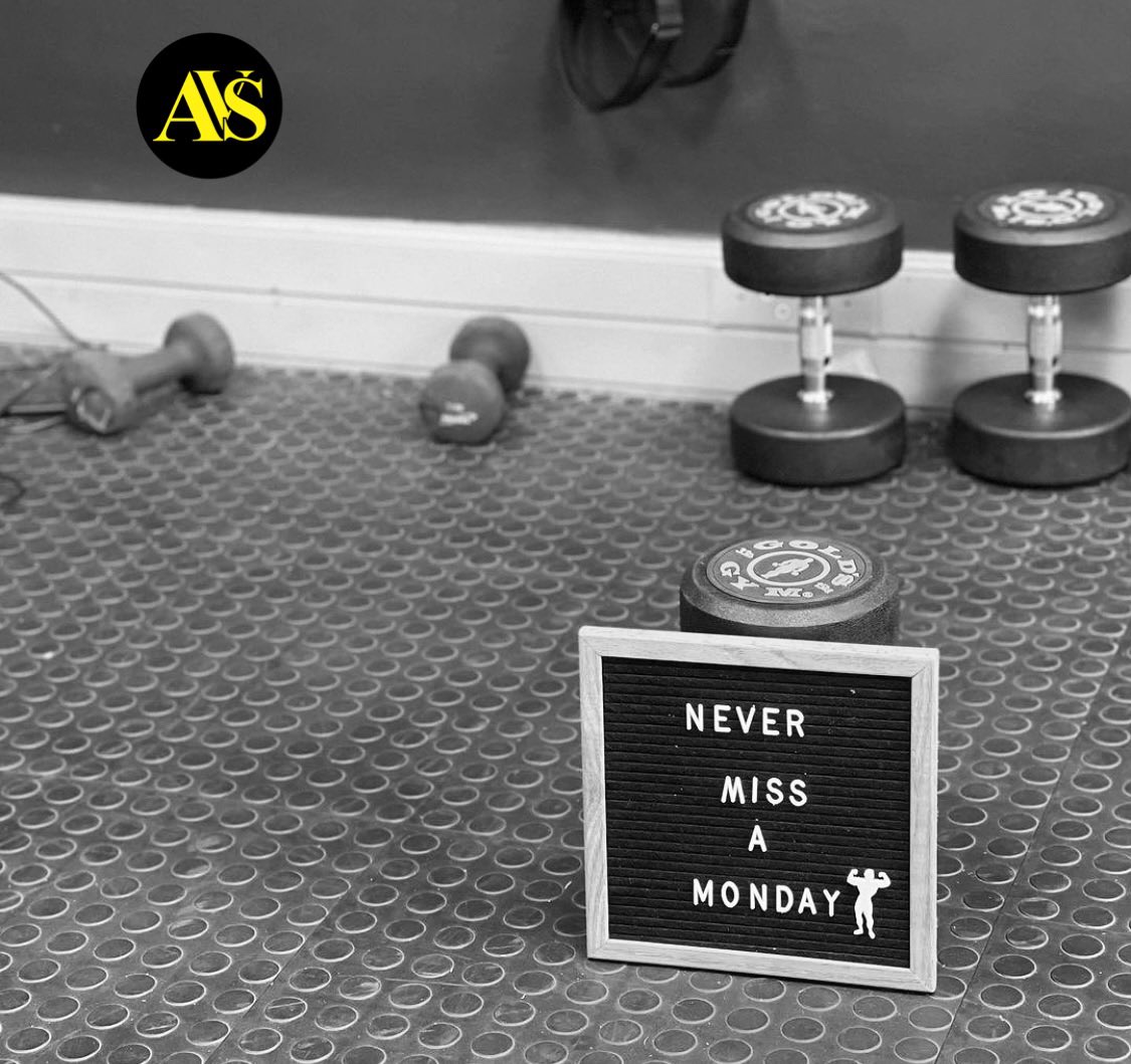 audas_vanschoor's tweet photo. NEW WEEK IS LOOMING π―
ALL WE SAY #NEVERMISSAMONDAY
.
.
#TeamAvs #StartofGood #FetchYourBody2021 #Consistency #Core #Gym #Motivation #InSTUDIOWITHAVS #trainWithAvs #AVSFUNCTIONALSTUDIO #Functionaltraining
#AvsFitness #AVSGEAR https://t.co/dLYGwBKzDw