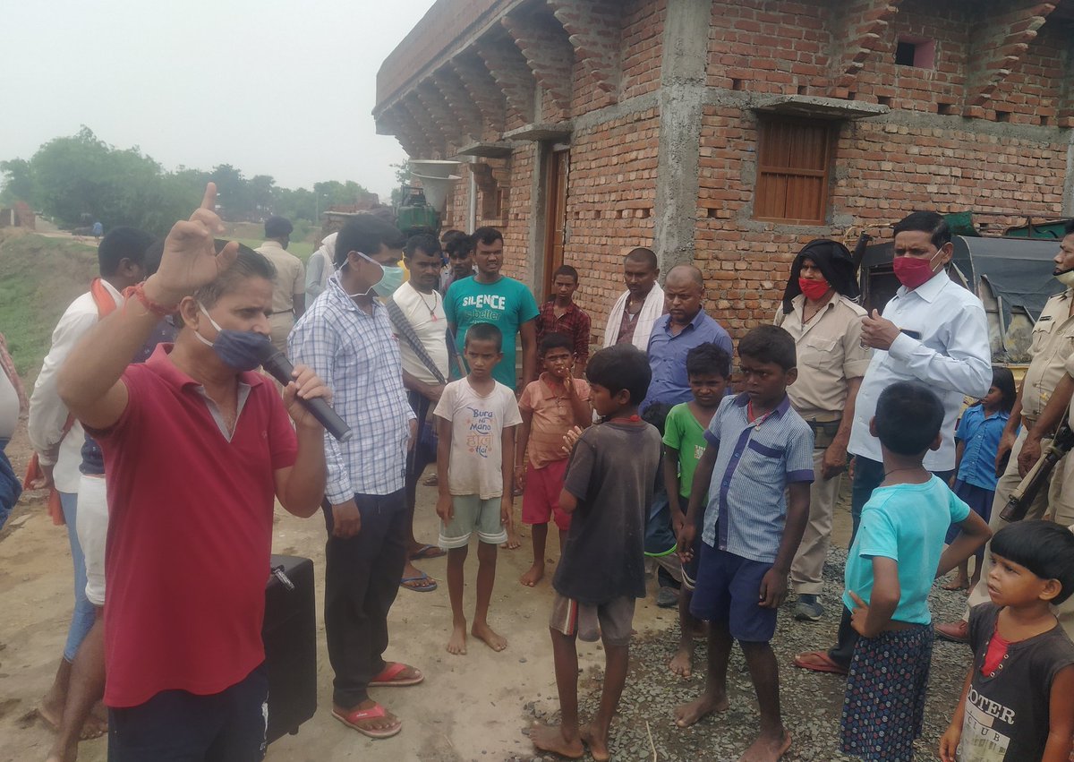 BdoBind's tweet photo. Vaccination Drive in Bind
Awarness program in different villages by Block Administration Bind 
@dmnalanda @kumari_darshana @BiharSharif2 @SurajKu54115280 @BNagarnausa @Prabha10049110 @cdpo_rahui https://t.co/fonldOjkfg