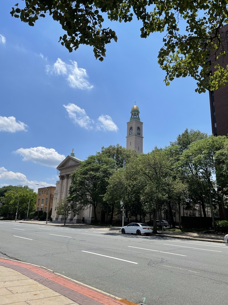 LIbeachreader's tweet photo. @WayneRandazzo @HowieRose listening while walking over to the Westchester Board of Elections to #EarlyVote #LGM https://t.co/HfaIZ4GdIW