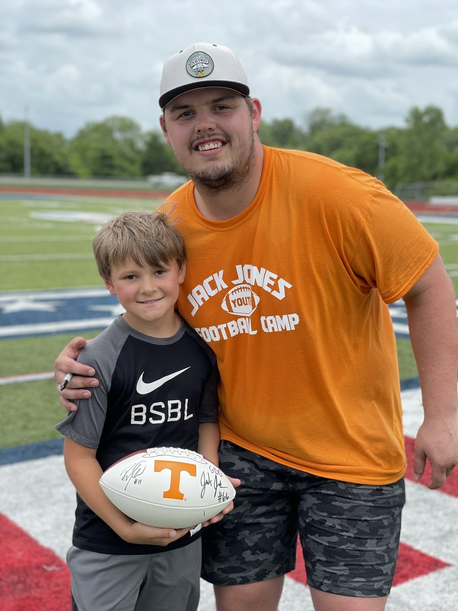tlampley12's tweet photo. Hank has a blast at Jack Jones Football Camp! @jackjoneshii @josh_dobbs1 https://t.co/gSJxacobFY