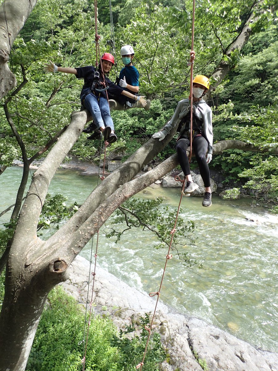 _MonkeyMountain's tweet image. 今日のツアーの様子です♪
風がちょい強めでしたが快適な感じで楽しんでいただけたと思います。
1グループ貸切のアウトドアツアーです。
今年はマスク慣れしすぎて外さない方も増えてきました。
#木のぼりツアー　#モンキーマウンテン　#treeing #ツリーイング　#アクティビティ　#みなかみアウトドア