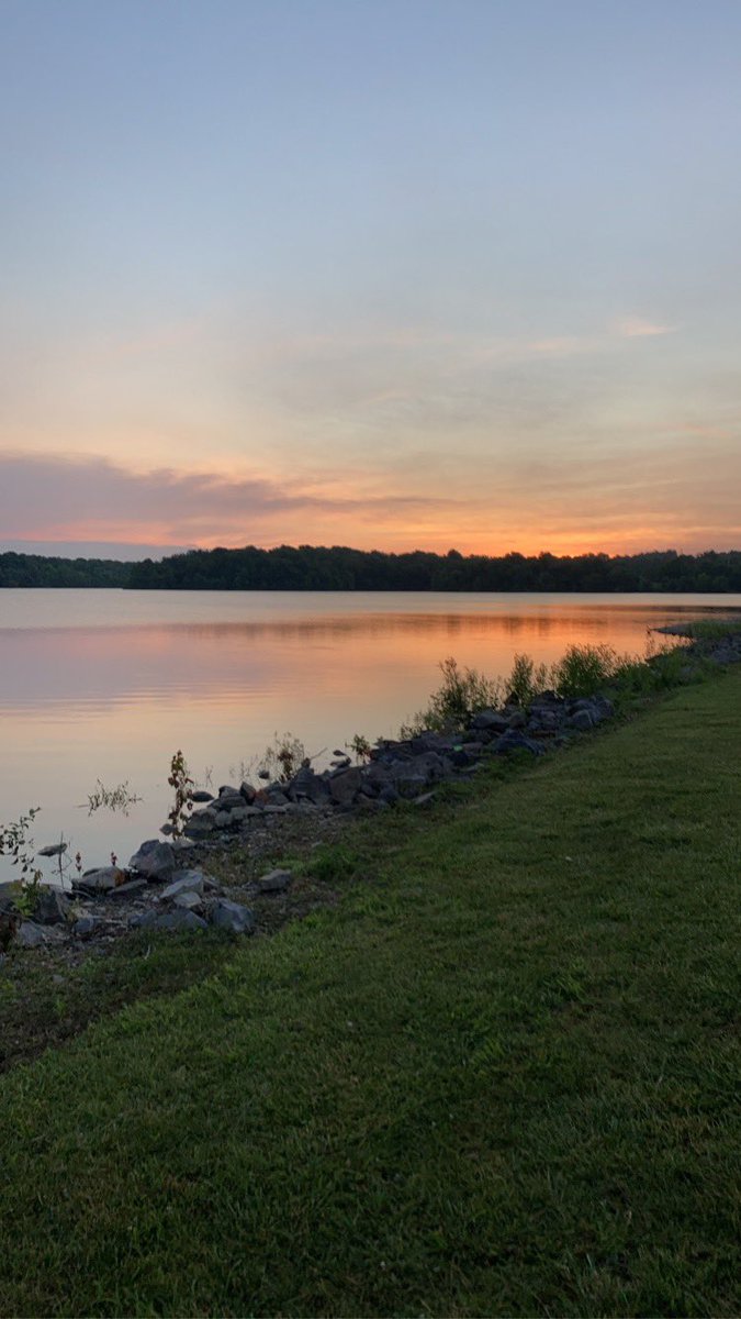 AndyWadeKY's tweet photo. Dawn at Freeman Lake. #FreemanLake #Kentucky #Fishing 🎣 https://t.co/BgjlfPPwmL