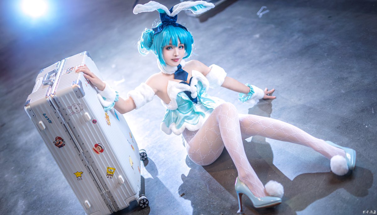 初音！你们的老婆来啦 https://t.co/oJpRff8804