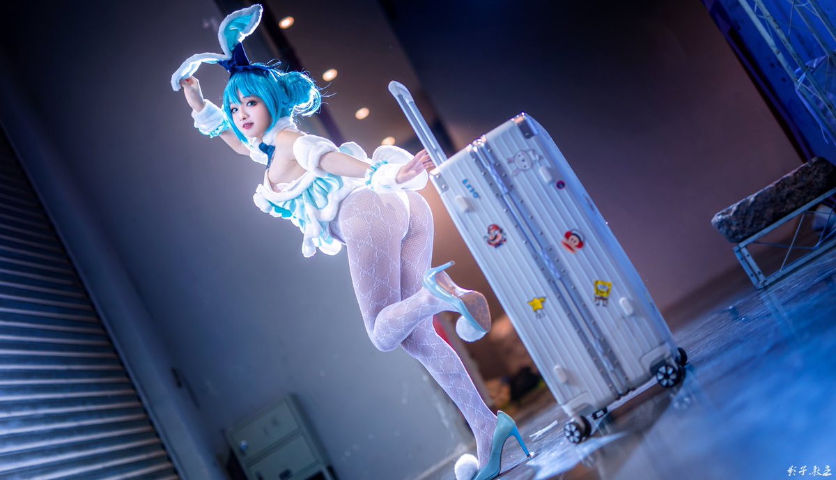初音！你们的老婆来啦 https://t.co/oJpRff8804