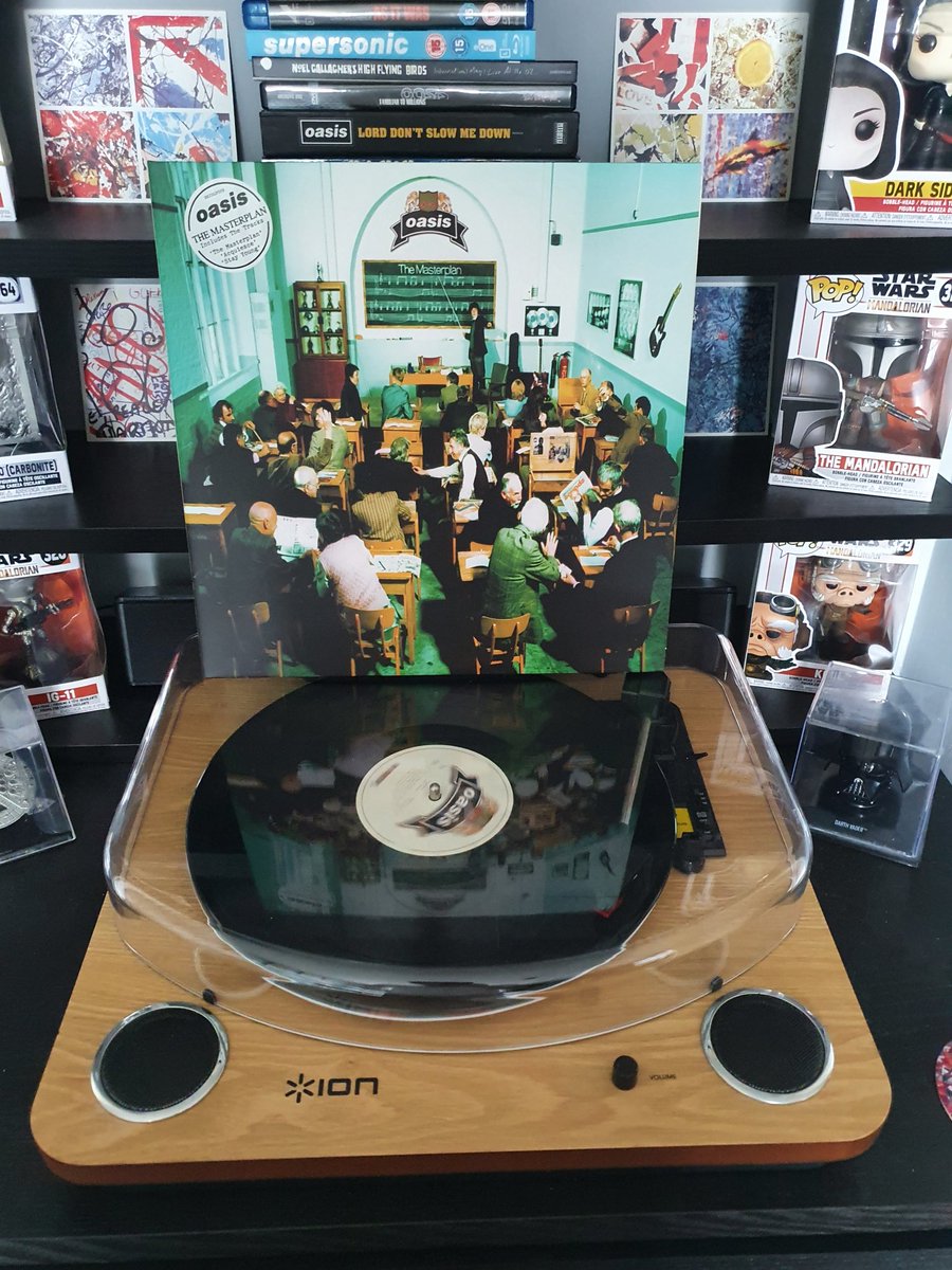 PaulChristie72's tweet image. #SundaySounds #Oasis #TheMasterplan  #Vinyl