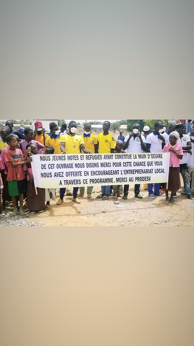 FEICOM1's tweet photo. #JournéeduRefugié ce 20 juin. « Ensemble on se soigne, on apprend et on rayonne >>.
Parce qu'ils ont des droits, des besoins et des rêves , 
le FEICOM permet le renforcement des capacités des Communes frontalières pour l'accueil des réfugiés   à travers le #PRODESV https://t.co/KnslJlSZzs