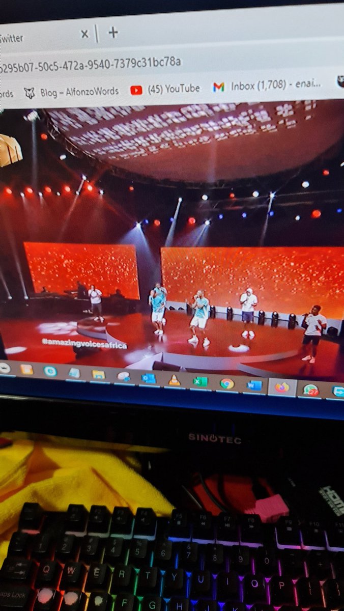 AlfonzowordsHYP's tweet photo. Effect has very smooth vocals, like it just sounds very soothing. That's their strength. @therealeffectt 🎶
#AmazingVoicesAfrica https://t.co/o2QiRUfRAu