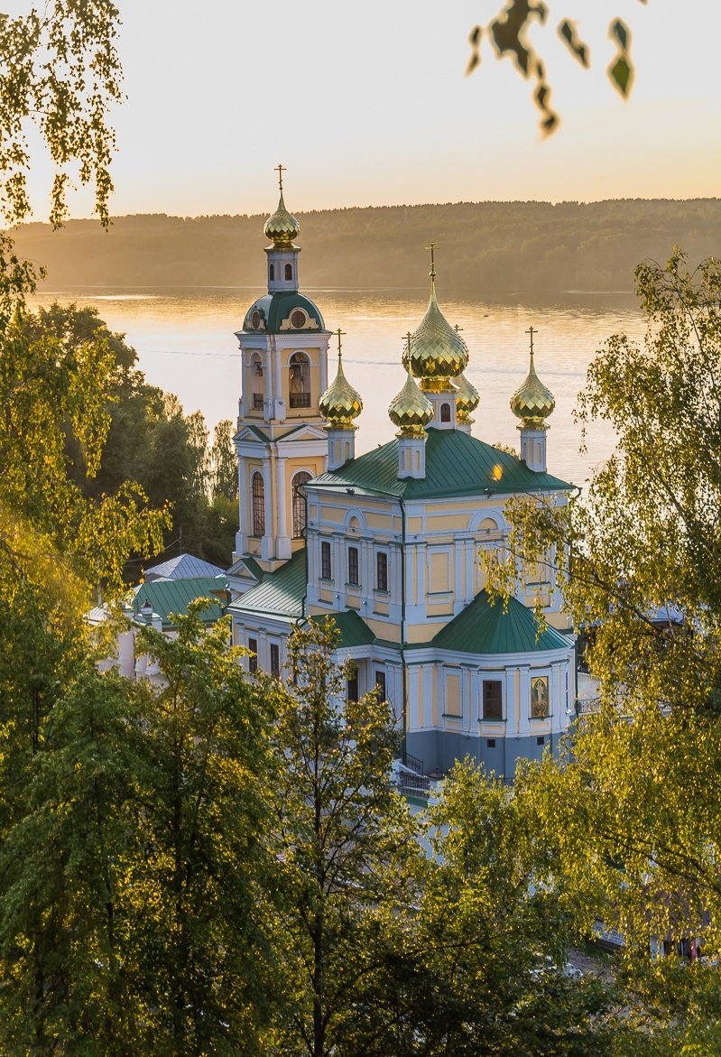 Про город плес. Город Плес Ивановской области. Город Плес Ивановской области достопримечательности. Плёс Ярославская область. Поселок Плес Ивановская область.