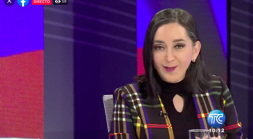 Vera_ASuManera's tweet photo. "Hay que decirlo clarito. Aquí se están llevando la plata de los ciudadanos, de los mas pobres y vulnerables. Hay que cambiar la Contraloría pero con decisión política": @DoraOrdonezC, es Secretaria Anticorrupción, por @tctelevision.

Link: https://t.co/GcE53hU8Sn https://t.co/Wjfe952JYu