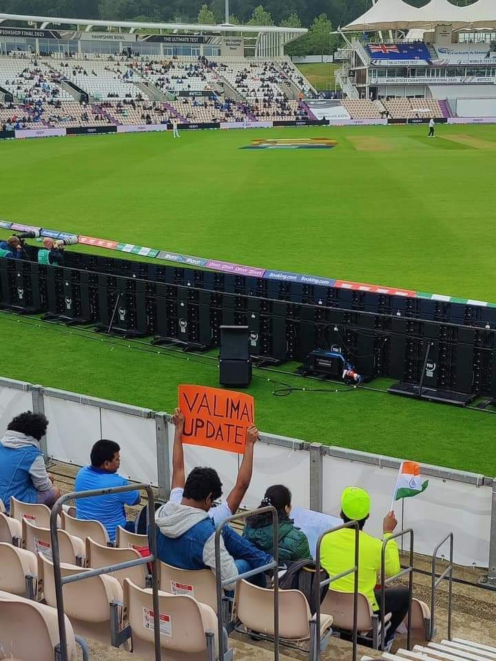 TrendsAjith's tweet photo. East Or west "Valimai Update frenzy" is best 💥😎

#ValimaiUpdate #ThalaAjith #Ajithkumar #Thala #WTCFinal21
#INDvsNZ
@SureshChandraa @DoneChannel1 @TheVinothCj https://t.co/TlqByuKS4a