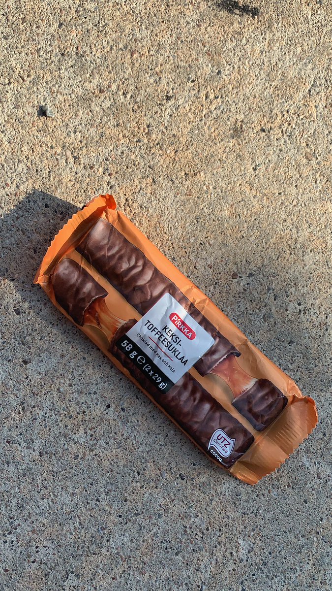 silkeinen's tweet photo. Tämmöinen oli unohtunut laukun pohjalle. On nyt juuri sopiva juotavaksi. https://t.co/KDuj2sxF6B