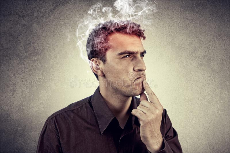 Thinking is hard. Think harder. Think hard. Мотивирующая заставка на рабочий стол. Мотивирующая заставка на рабочий стол.