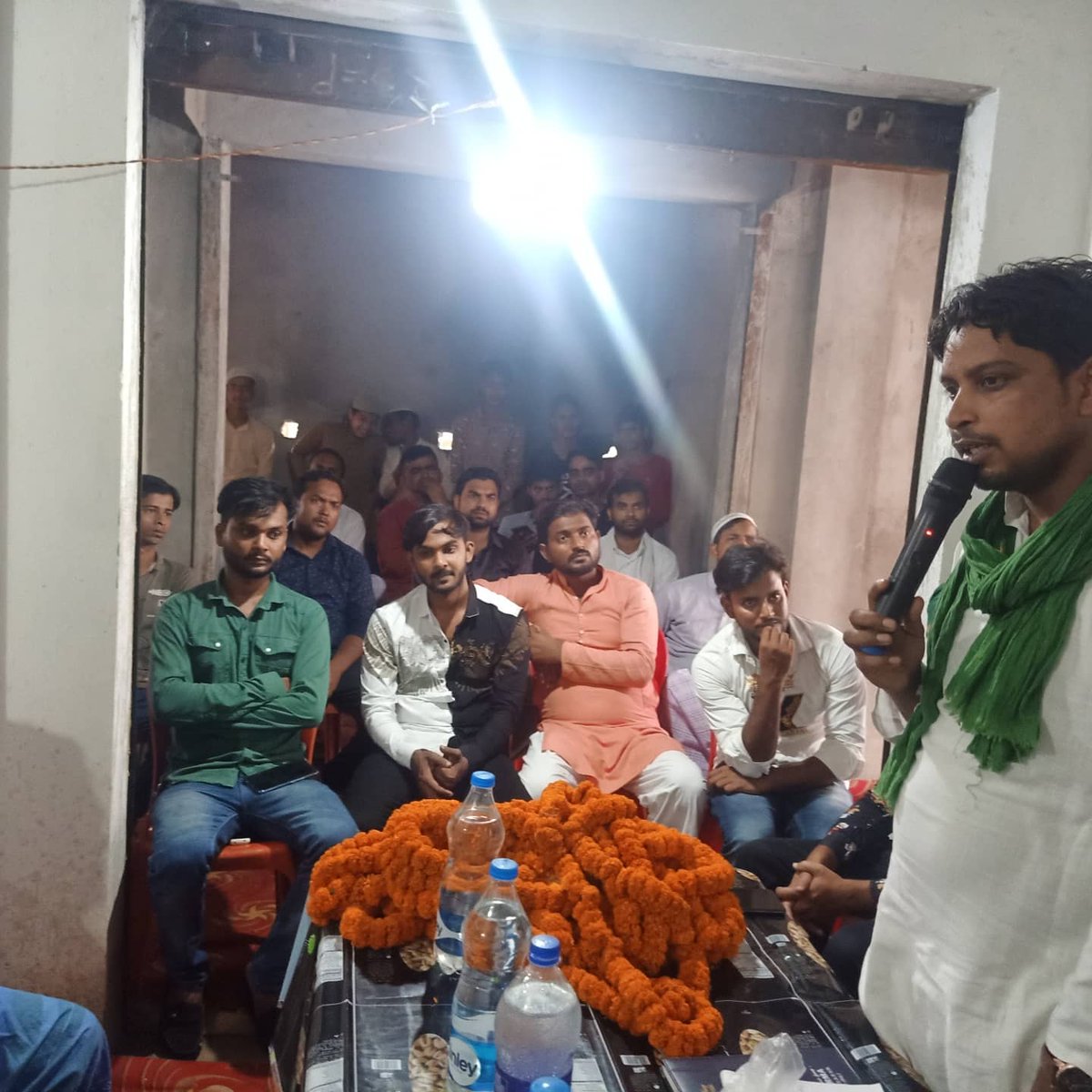 faijahmad12's tweet photo. आज दिनांक 20/06/2021 को (AIMIM) मऊ *फैज अहमद जिलाध्यक्ष* यूथ मऊ की अध्यक्षता में यजदानी मार्केट वलीदपुर बाजार नगर पंचायत वलीदपुर मोहमदाबाद मऊ में एक मीटिंग संपन्न हुई। @asadowaisi @aimim_national @syedasimwaqar @imshaukatali @_Mohd_Salman @imNoorOwaisi @pathan_sumaya https://t.co/uJhRd7MHSq