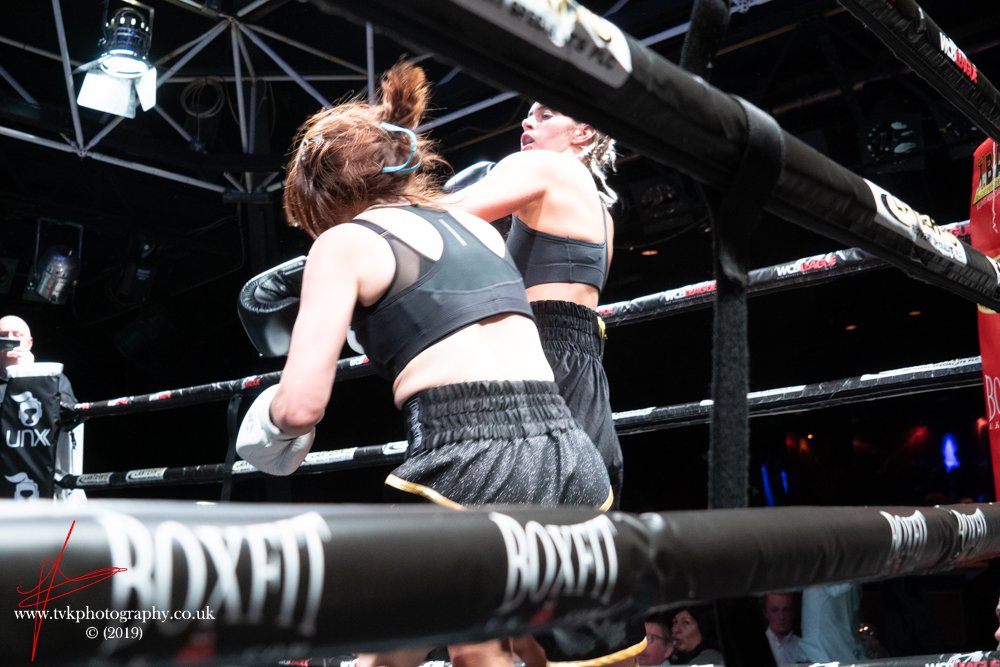 The rise of women’s boxing in the UK is rapidly expanding.

Is it time to step into the ring? 🥊⁣
⁣
For more information, visit our website today!

ladiesboxing.co.uk

#Essex #WeightLoss #FemaleBoxing #BoxingGirl #FemaleBoxer