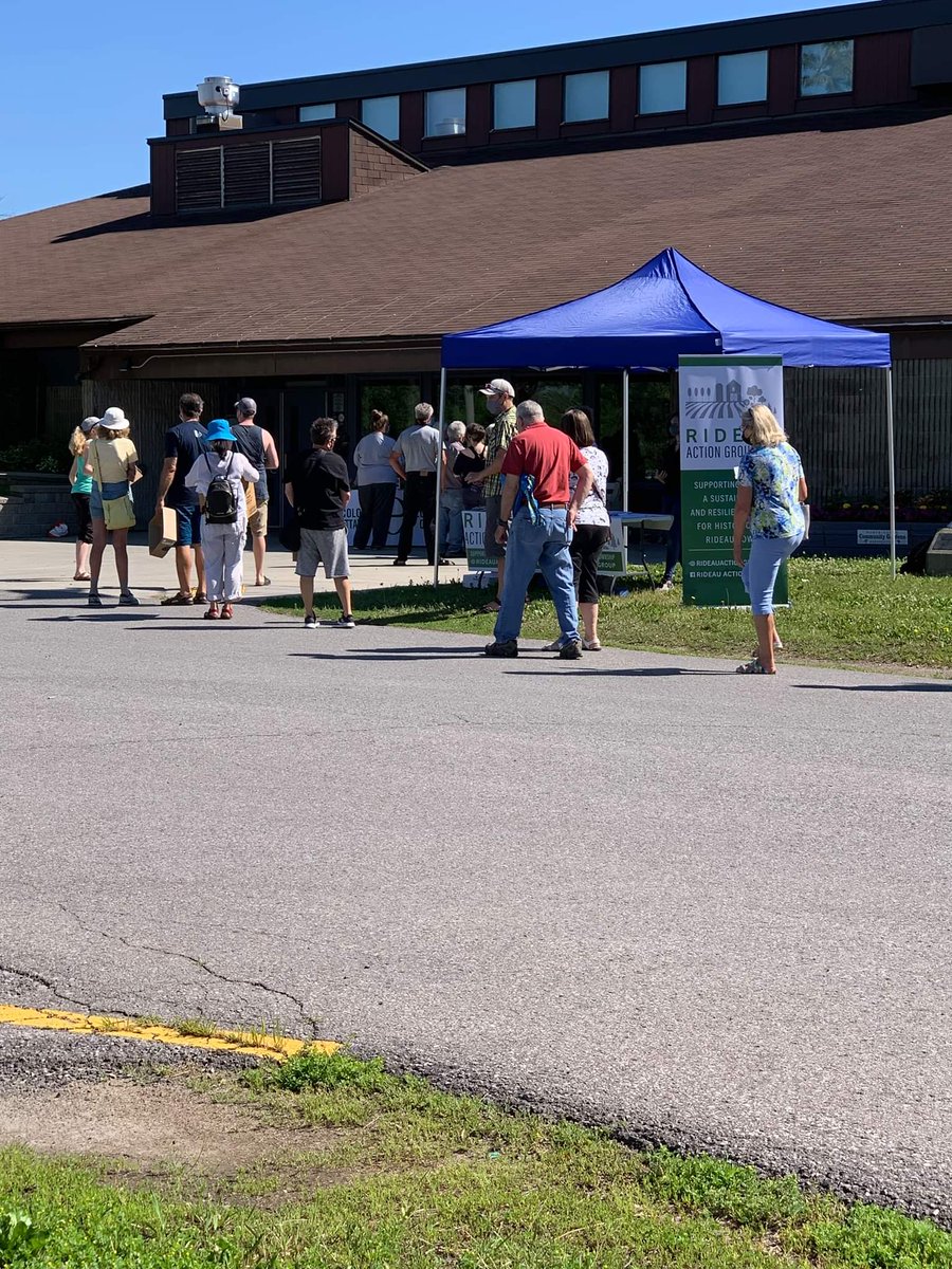 northgowerwind's tweet photo. Rideau Action Group @northgowercomm1 community awareness and fundraising event success! All free trees from @EcologyOttawa gone. Hope lots of folks learned about the MegaWarehouse planned vs community wishes, too. #Ottawa #ottcity https://t.co/hvebbJm3yP