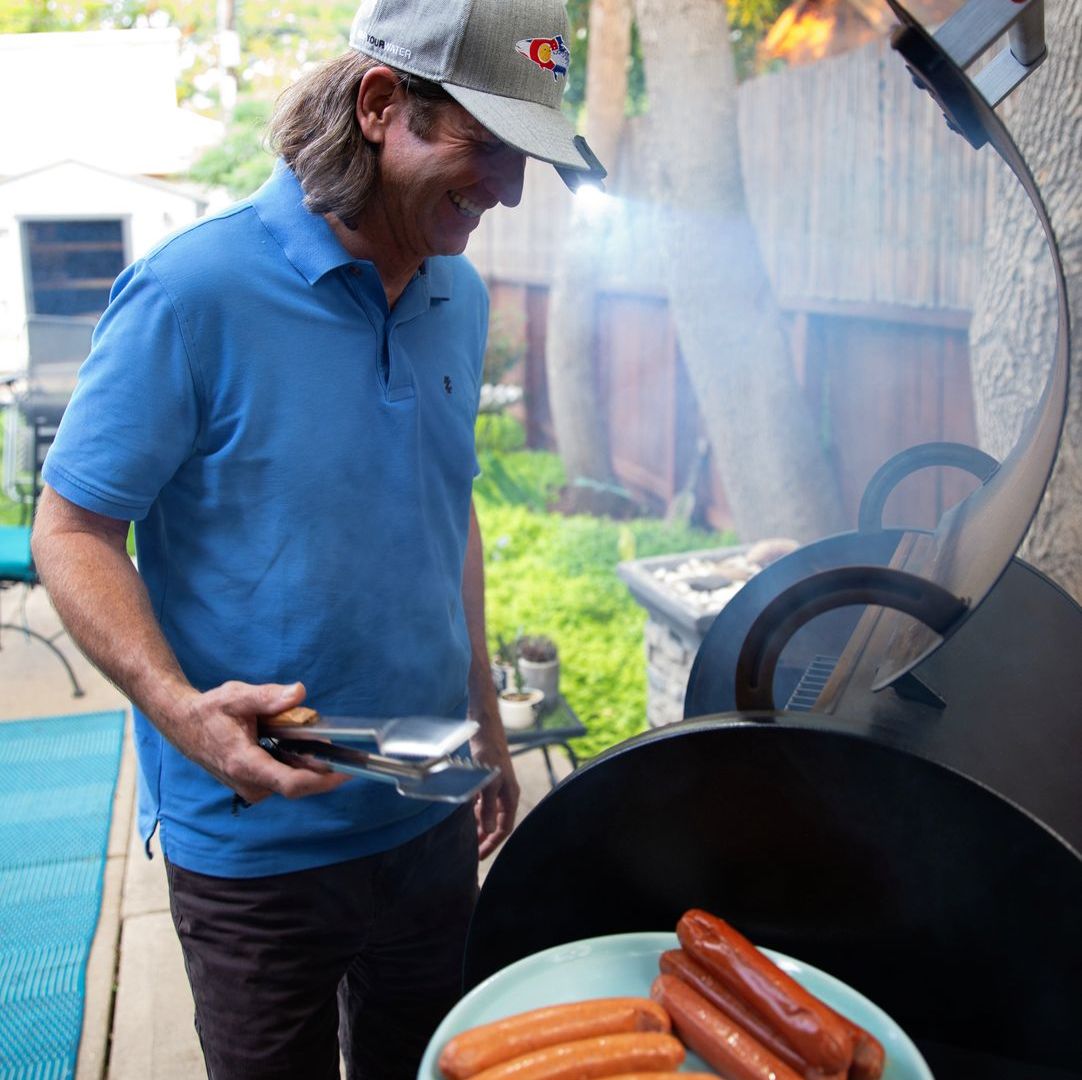 NiteIze's tweet photo. Give dad a break from grill duty this #FathersDay and take over the barbecue tonight. Today also marks the first official day of summer! Make sure to get out and enjoy some summer fun. https://t.co/X7AuQvrZr8
#NiteIze 🌙 #Summerize ☀️ https://t.co/nwizG6gzUe