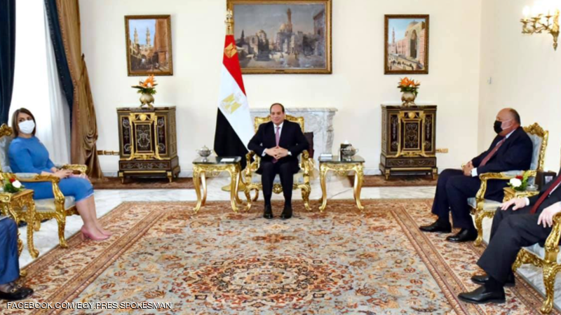 السيسي يلتقي وزيرة خارجية ليبيا..مصر تدعم "الرئاسي" والحكومة via