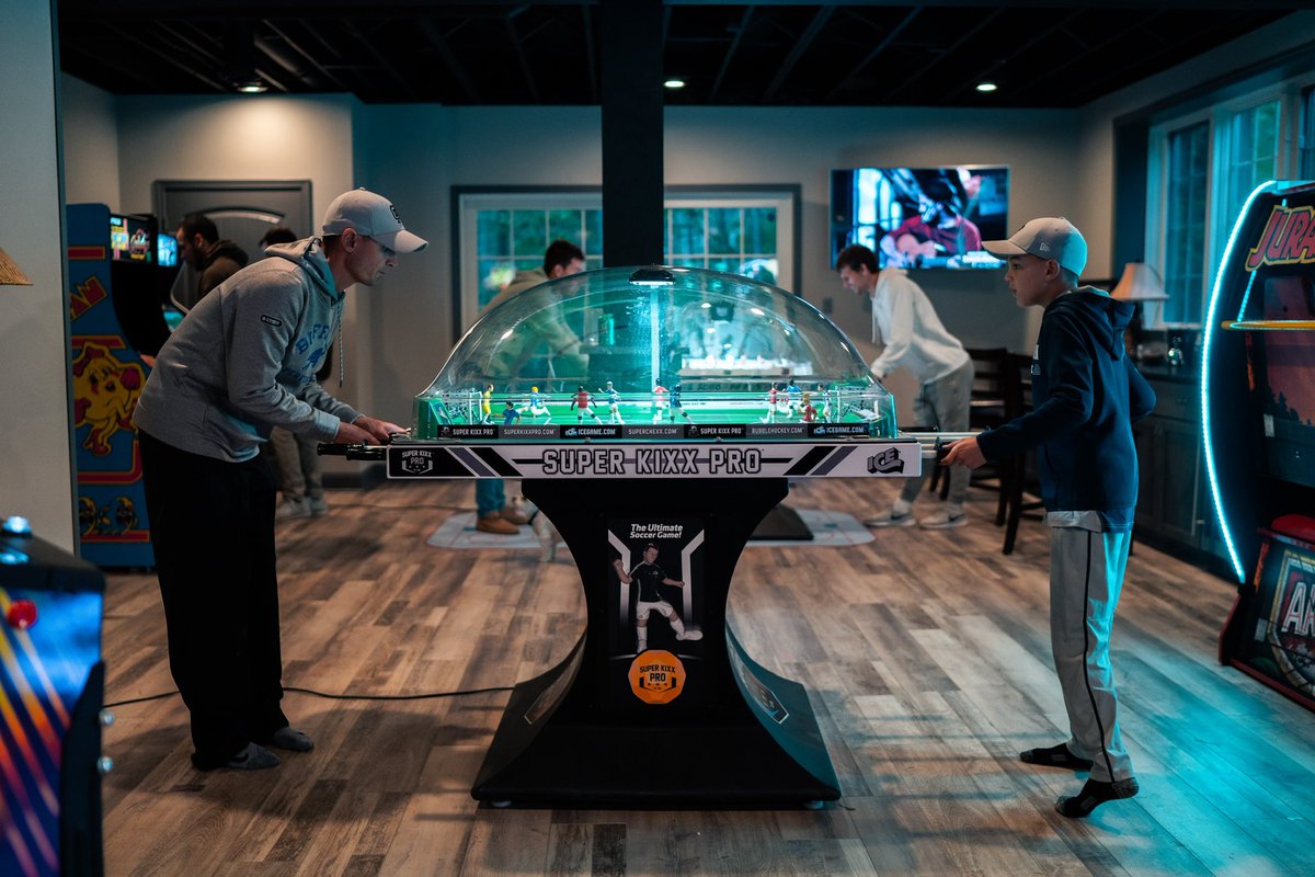 SuperKixxPro's tweet photo. Happy Fathers Day! Get your game on at https://t.co/32VIAuxGPH
🕹
#gamesroom #gameroom #mancave #gamesroomideas #mancaveideas #gamingcommunity #retro #retrogaming #fathers #superchexx #superchexxpro #bubblehockey #gameroom #fathersday #home #happyfathersday #fathersday2021 https://t.co/P1W4DPWhFm