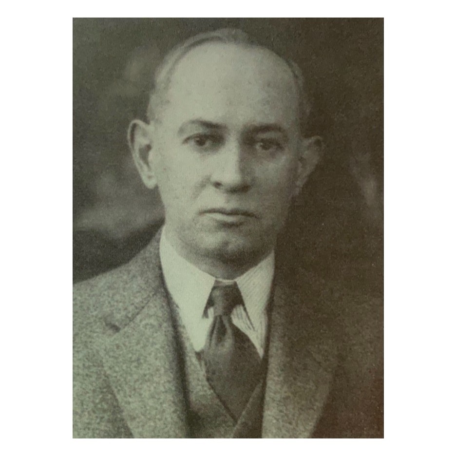 OakHillMuseum's tweet photo. Happy Father’s Day! For today’s holiday, we wanted to acknowledge a father that helped the Berry schools immensely—E.H. Hoge! Hoge became Berry’s first comptroller in 1910 and would remain in this position until his retirement in 1953.
#OakHillMuseum #BerryCollege #SceneatBerry https://t.co/lVIRh3MFw1
